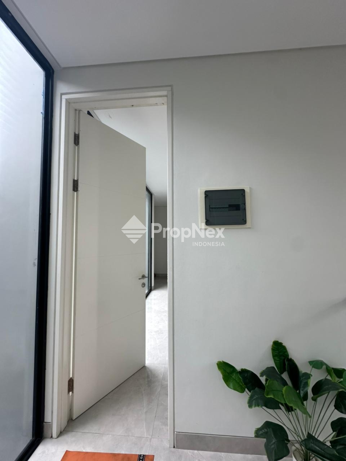 Rumah Citraland Pelican Hills Gress Fully Furnished — foto 9